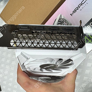 이엠텍 지포스 RTX 4070 SUPER MIRACLE X3 WHITE D6X 12GB