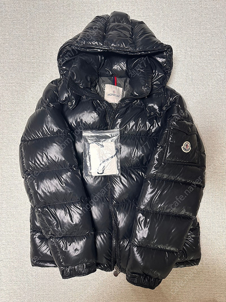 [정품] 몽클레어 마야 패딩 4사이즈 블랙 판매합니다!--1