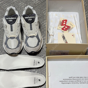 [270] 뉴발란스 990v3 문빔 마카다미아넛