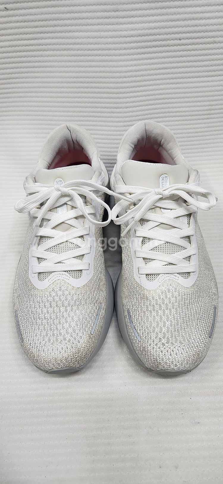 나이키 줌 인빈서블 런 플라이니트 런닝화 270사이즈--0