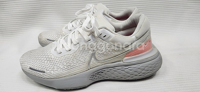 나이키 줌 인빈서블 런 플라이니트 런닝화 270사이즈--2