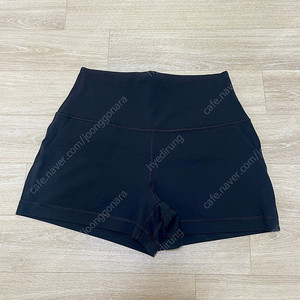 룰루레몬 얼라인 클래식 핏 하이라이즈 쇼츠 3 블랙 4사이즈