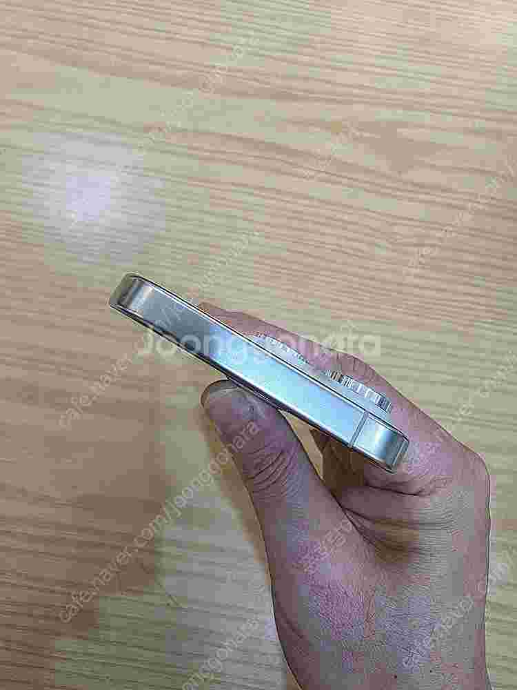아이폰16프로화이트256gb 중고폰판매합니다--2