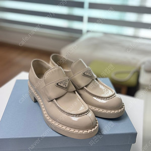 프라다 여성 로퍼(새상품급)