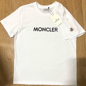 몽클레어 반팔티셔츠