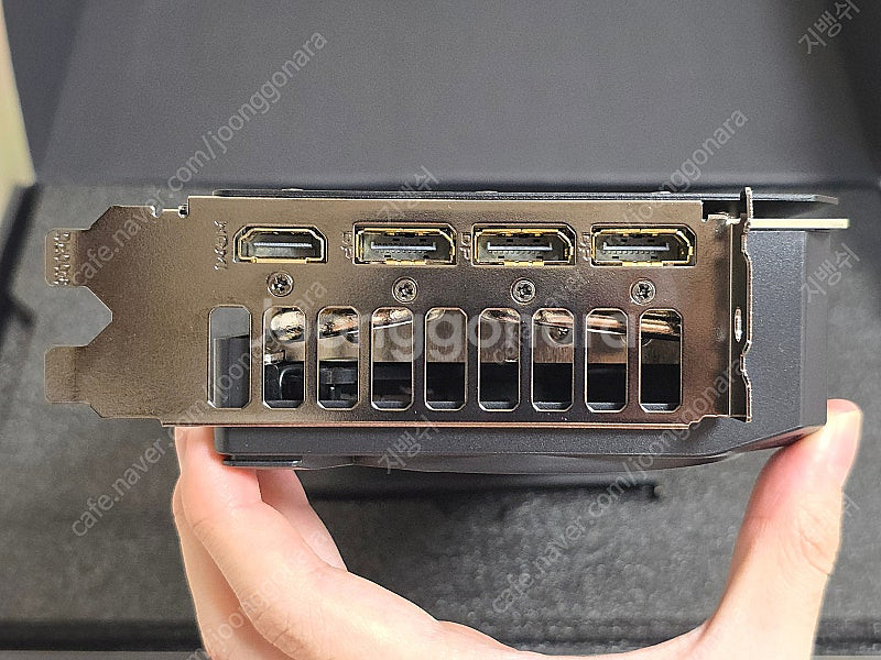 기가바이트 RTX 5070Ti--4