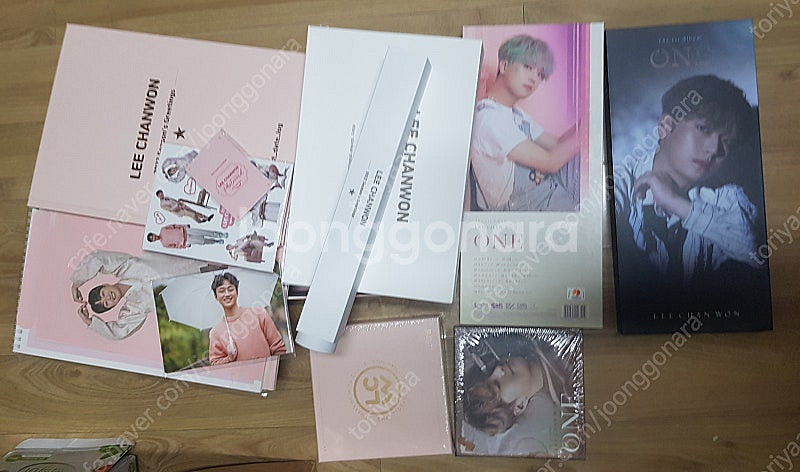 이찬원 굿즈 CD 일괄 팝니다(시즌 그리팅 화보집+앨범...--0