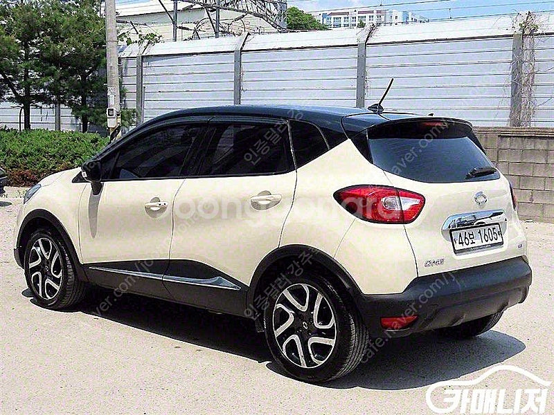 [르노코리아(삼성)]QM3 디젤 1.5 RE 중고차중고차매입전액할부감사합니다--3