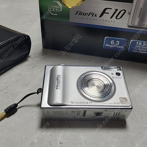 후지필름 FinePix F10 디지털 카메라