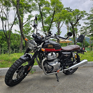 로얄앤필드 인터셉터650 23년식(24년출고) 2,300km 튜닝만 220만원상당 판매합니다.(경기도 안양)
