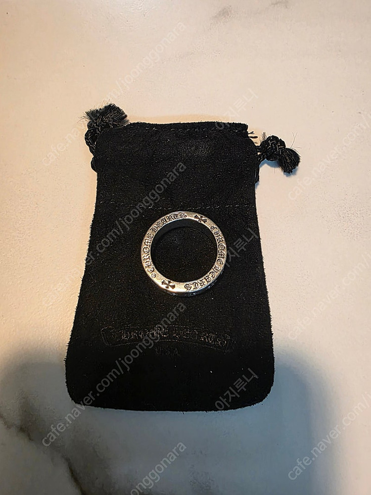 크롬하츠 포에버링6mm (18.5나 19 사이즈 인 듯) 판매합니다. 이미지