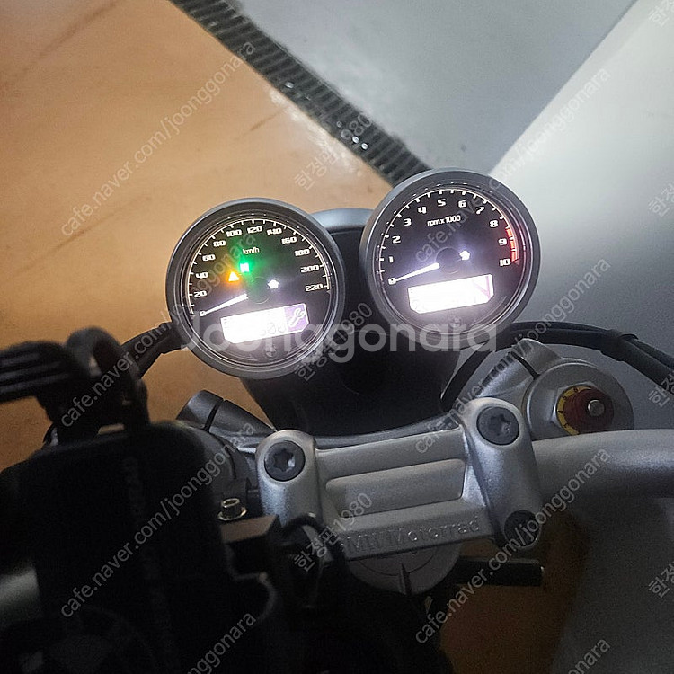 21년식bmwr9t 실키로396km 1650만원--2