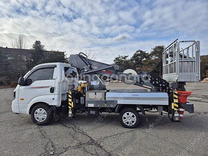 고소작업차 중고 흰색 2023년식 10,908km 2....--5