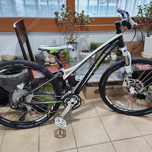 메리다 줄리엣 XT 에디션(여성 전용 MTB 자전거)