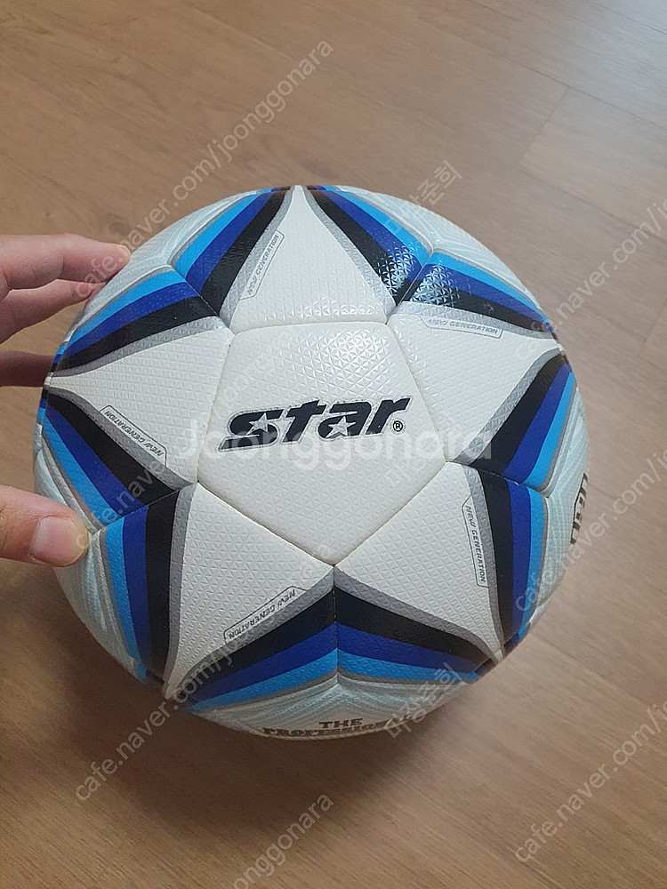스타 축구공 더 프로페셔널 5호 SB3015 판매합니다...--0