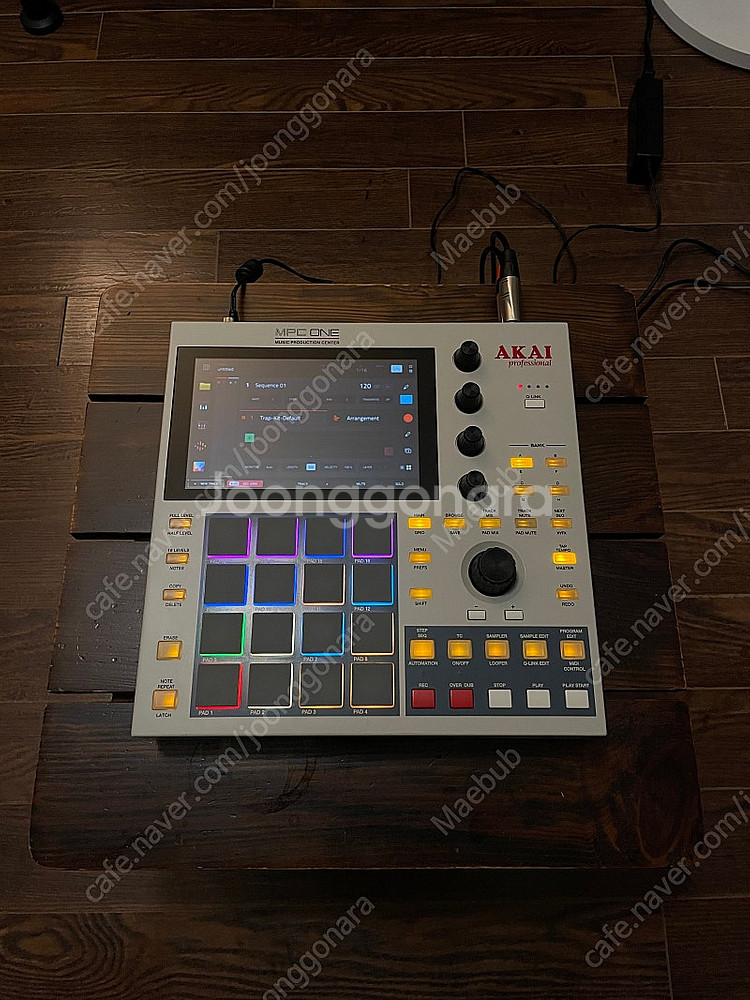 akai mpc one retro 판매합니다--0