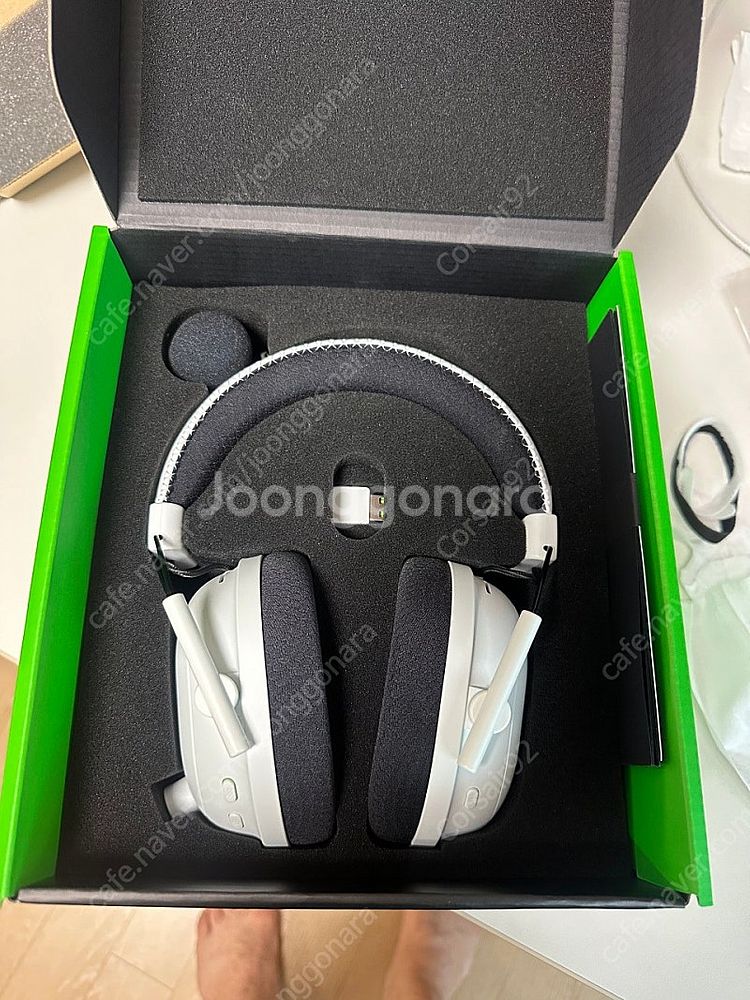 RAZER 블랙샤크 V2 PRO 2023 화이트 헤드셋...--0