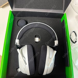 RAZER 블랙샤크 V2 PRO 2023 화이트 헤드셋 / RAZER 헤드셋거치대 일괄판매합니다.