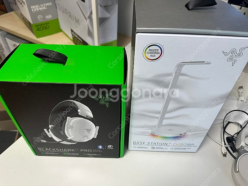 RAZER 블랙샤크 V2 PRO 2023 화이트 헤드셋...--1