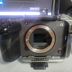 fx30 + 시그마 C 18-50mm F2.8 + v90 256gb + 스몰리그 하프케이지 4772 판매합니다.