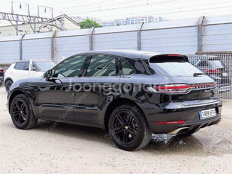포르쉐 마칸 중고차 할부가능 검정색 2020년식 57,...--4
