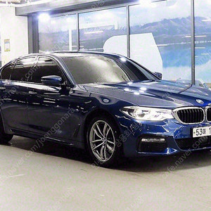 BMW 5시리즈 중고 5시리즈 중고차 할부 BMW 520D 중고 파란색 2017년식 520d M 스포츠 플러스 수원중고차
