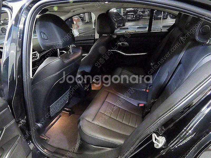 BMW 3시리즈 중고 BMW 320i 중고 승용차 검정...--8