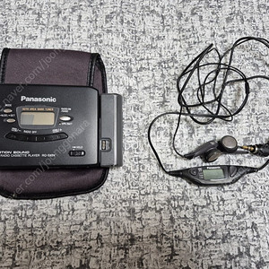 PANASONIC 워크맨 RQ-SX5V 블랙색상 정상작동품 판매합니다. (정상작동 진동 이어폰 포함)