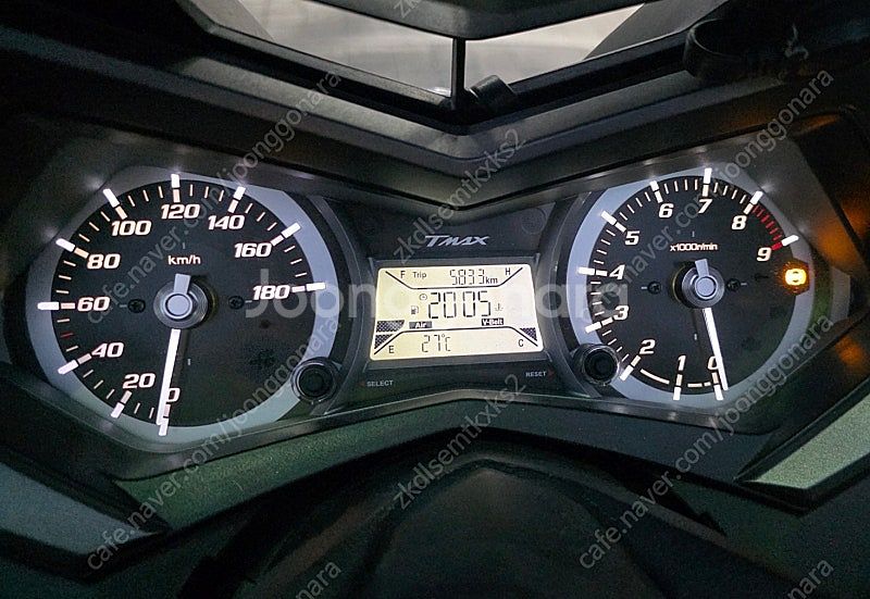 5,833km 주행 신차급 아이언 티맥스 판매합니다.--7
