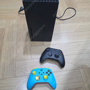 부산)xbox Series X 본체와 컨트롤러 2개