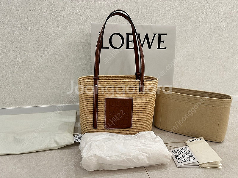 로에베 스퀘어 라피아 라탄 백 (+사몰가 이너백 포함)--0