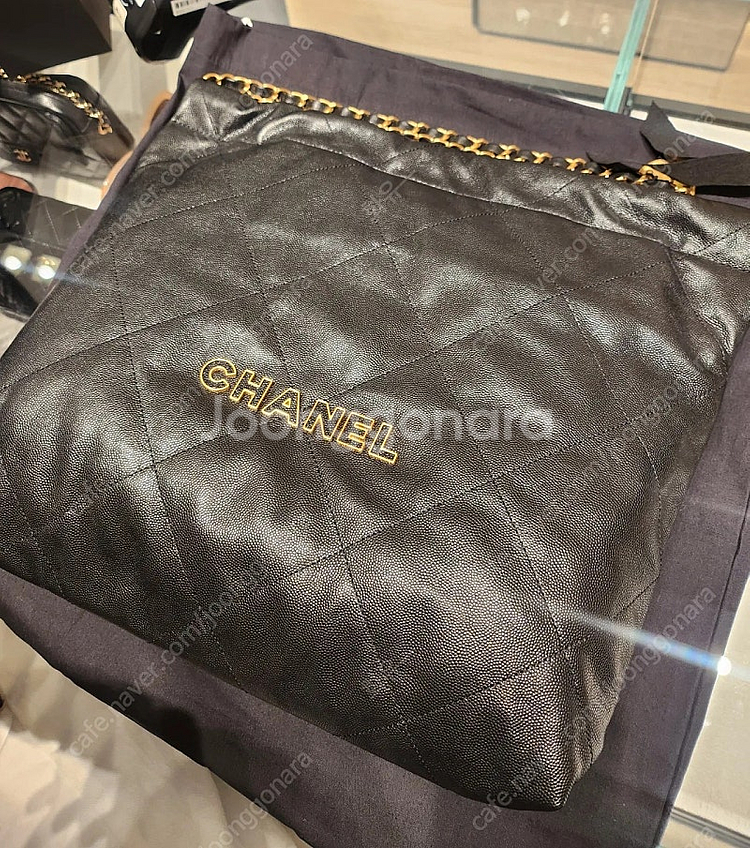 (새상품) 샤넬 22백 미디움--0