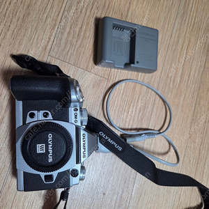 올림푸스 e-m1 실버 바디