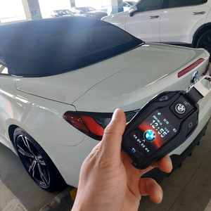 BMW X3, X5, M3, i4, 1/3/5시리즈 전연식 전모델 차량키에서 디지털 디스플레이 스마트키로 업그레이드