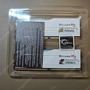 DDR5 램 G.SKILL DDR5-6000 CL30 RIPJAWS M5 RGB 화이트 패키지(서린 정품) 16gb*2 팝니다.
