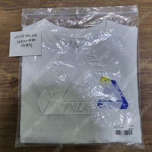 [L] 팔라스 스마일러 티셔츠 화이트