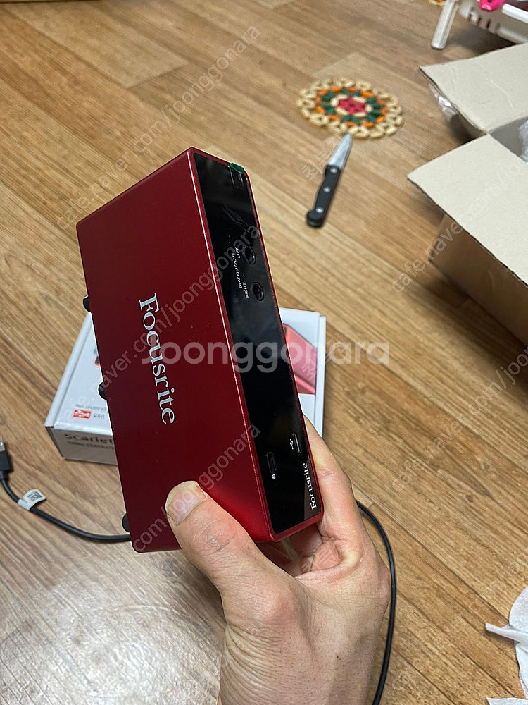 스칼렛2i2 3세대 오디오인터페이스 판매합니다--2