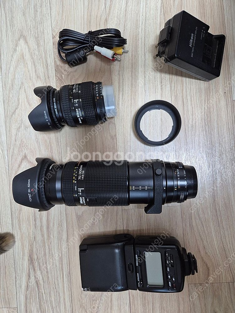 니콘 75-300 f/4.5-5.6 ,,,,, 28-7...--0