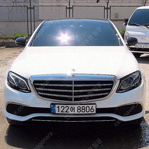 벤츠 E클래스 중고차 벤츠 중고차 수입중고차 2019년식 68,726km E300 아방가르드 중고차 구입대행