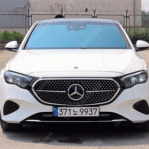 벤츠 E클래스 중고 벤츠 중고 승용차 2024년식 27,108km E200 아방가르드 중고차 시세조회