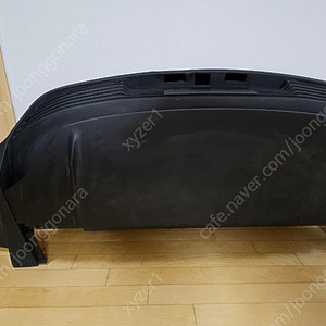 포르쉐 타이칸 뒷범퍼 아래부분 (디퓨저 무광 검정 플라스틱) 중고