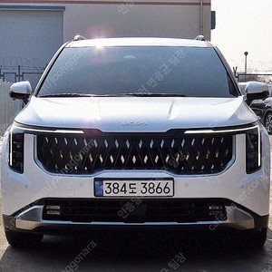 더뉴 카니발 중고 가격 중고 카니발 흰색 2024년식 21,902km 가솔린 9인승 노블레스 중고자동차