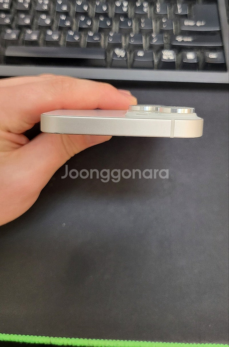 아이폰14 화이트 128GB 상태좋은 중고45만팝니다.--3
