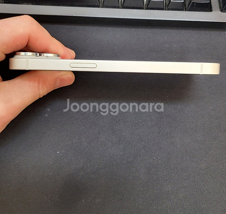 아이폰14 화이트 128GB 상태좋은 중고45만팝니다.--4