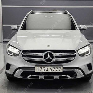 벤츠 GLC 중고 벤츠 GLC클래스 중고 벤츠 GLC 중고차 벤츠 GLC클래스 중고차 은색 2020년식 GLC 300 4MATIC 중고차판매