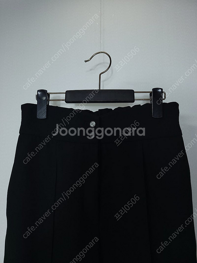 럭키슈에뜨 22ss 세미배기핏 밴딩 팬츠 36사이즈--2