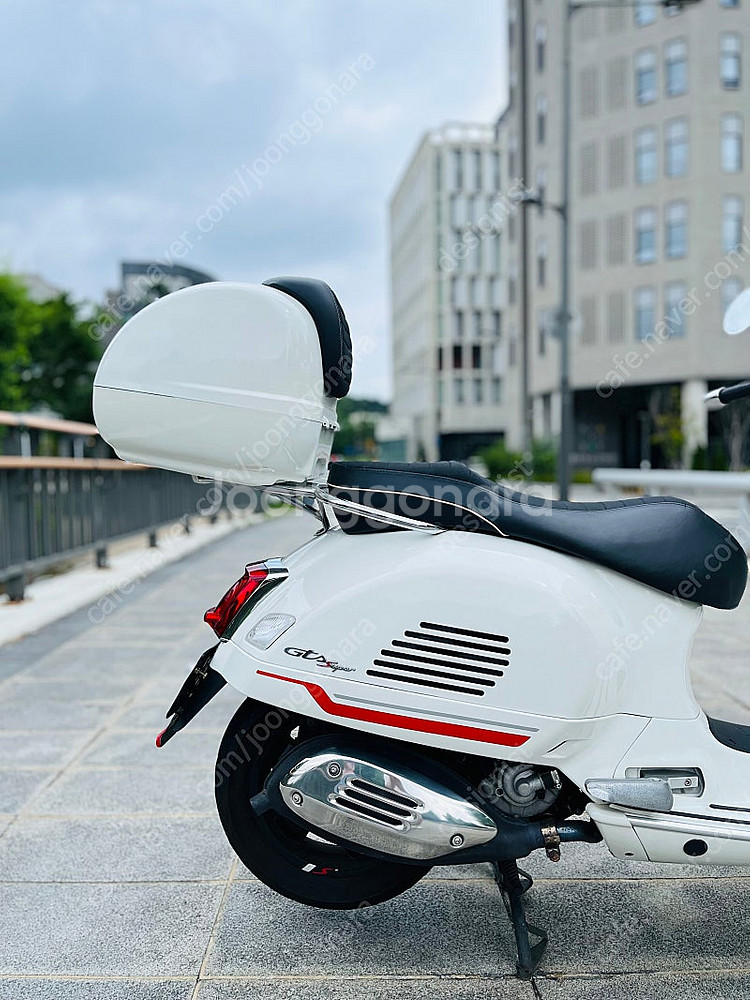 22년식 VESPA GTS 300 SUPER SPORT...--3
