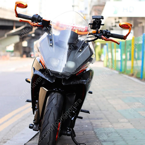 rc390 ktm 2018년식 ABS모델 아크라정품구변 옵션많고 상태좋은매물 판매합니다 당일즉시이전가능