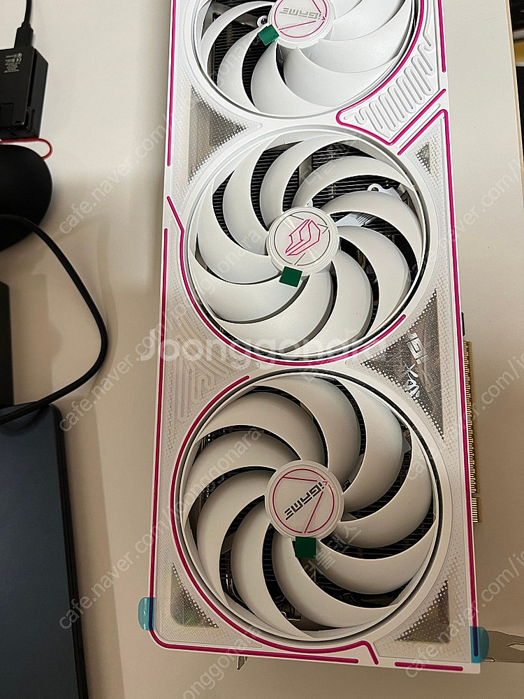 컬러풀 rtx 5070ti ultra oc white ...--1