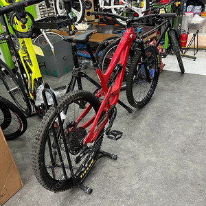 2019 YT capra cf pro 27.5 L사이즈